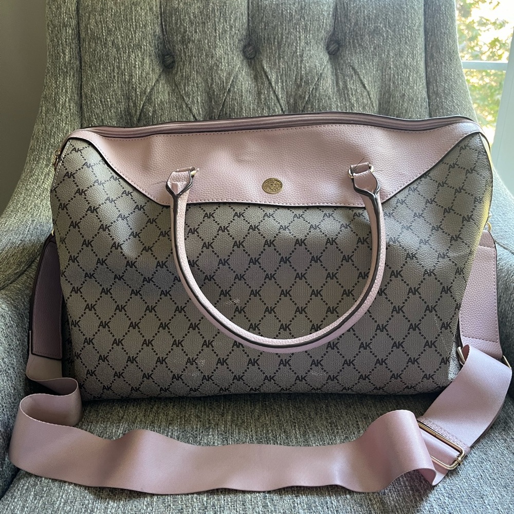 ANN KLEIN travel duffle bag with detachable adjustable strap